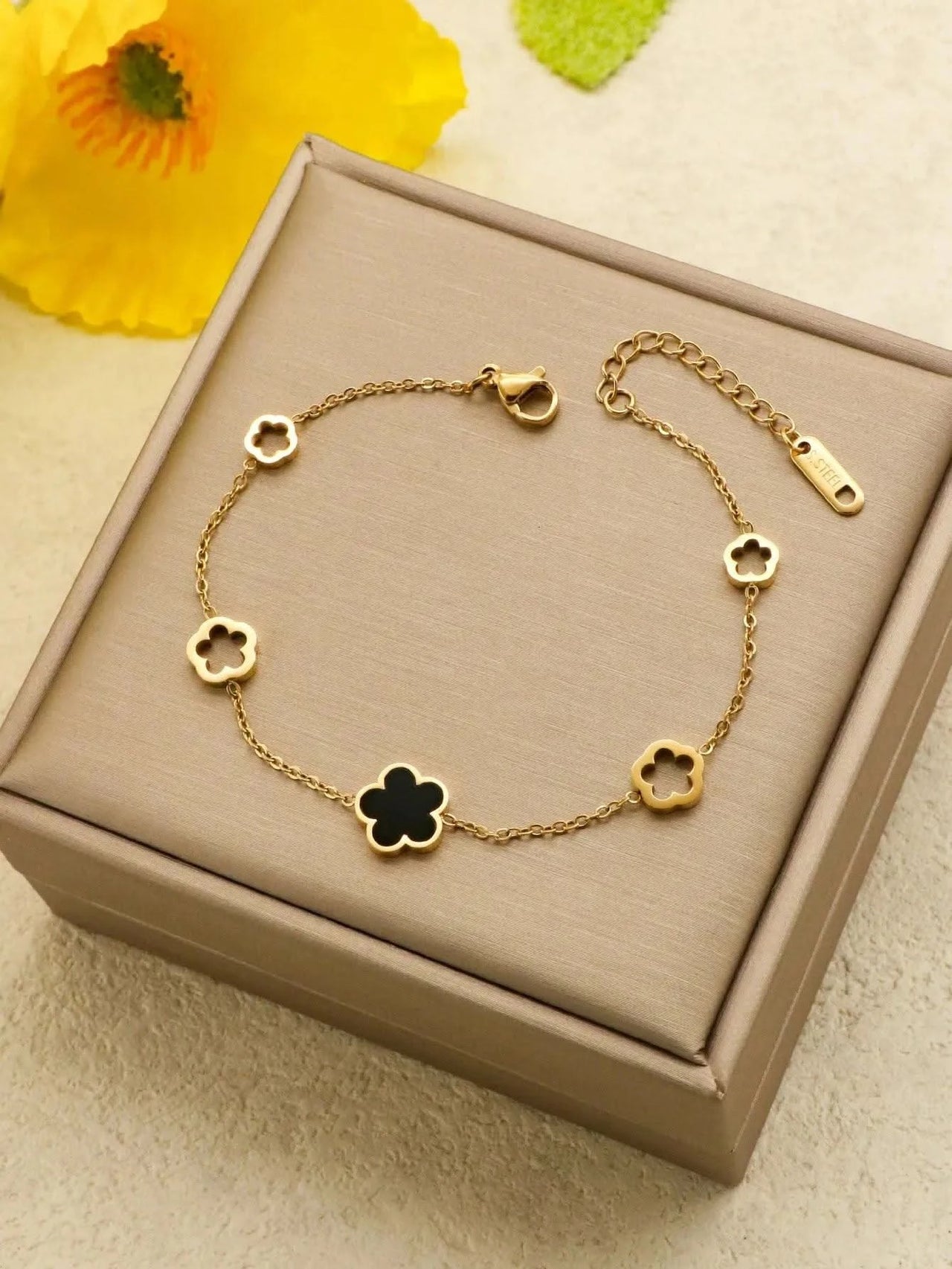 Bracelet Fleur Noir Bohème - Boutique Bohème